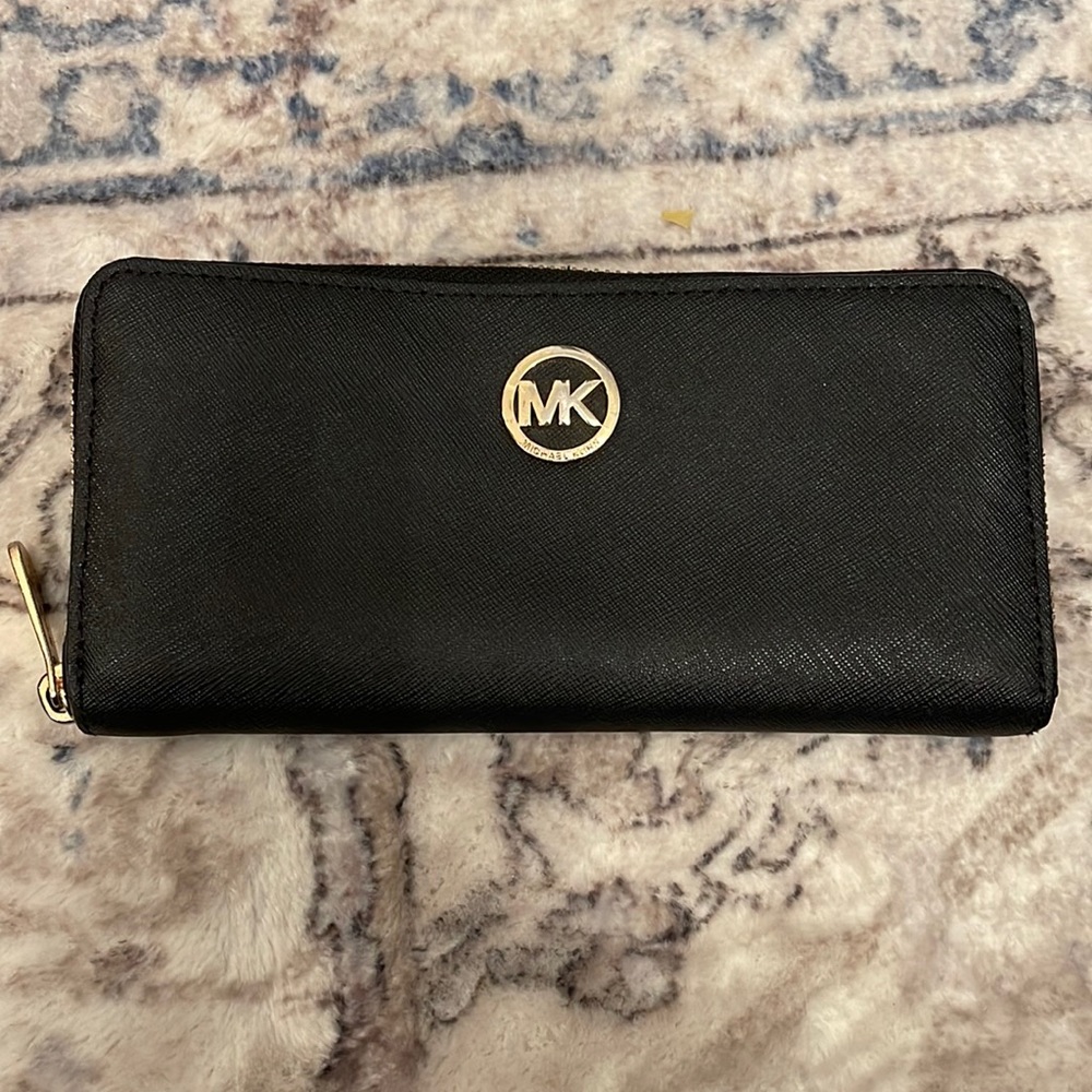 MK wallet - Picture 1 of 3